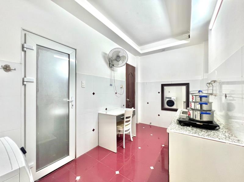 Căn hộ 50m2 2 phòng ngủ thang máy ngay cầu tham lương trường chinh - 3