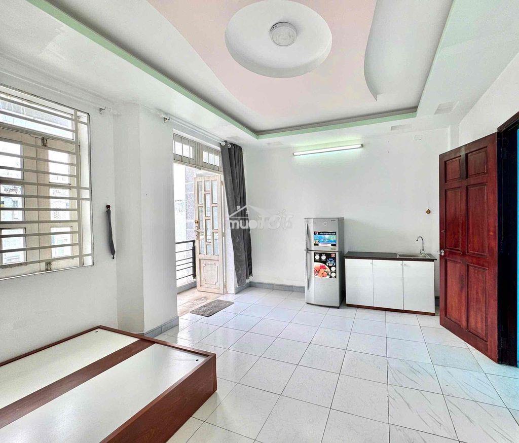 Phòng ban công nhiều ánh sáng giá rẻ - Ảnh 4