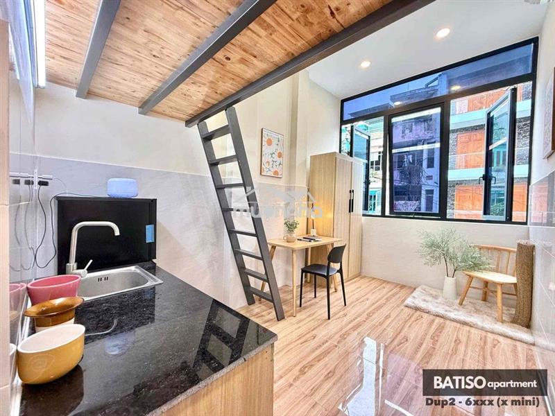 Cho thuê duplex cách ueh 500m cửa sổ trời nhà mới ngay quận 10