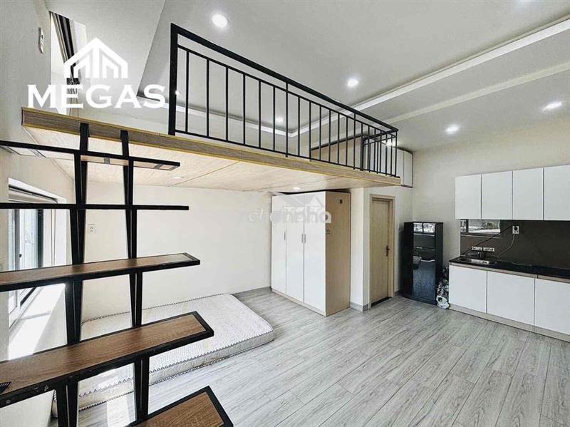 Duplex rộng rãi nằm ngay làng đại học