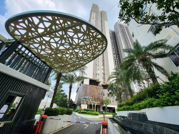 Cần bán căn 2pn giá chỉ 2ty1 sổ hồng sẵn ban công view đẹp tại opal skyline