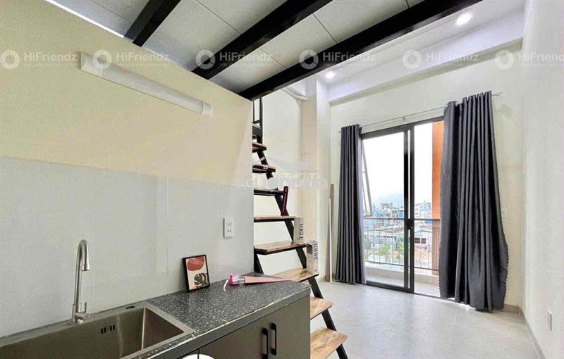 Phòng có gác bancong, cửa sổ mới xây đầy đủ nội thất gần cầu chữ y