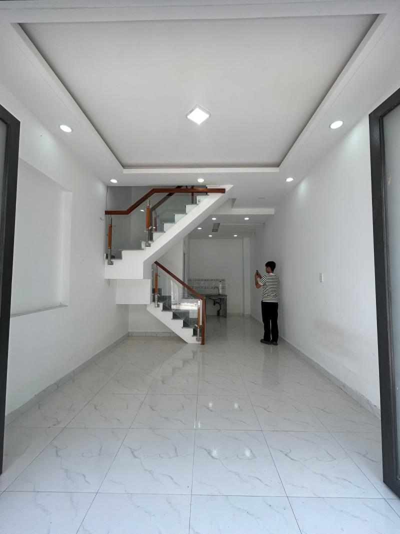 Bán nhà gần chợ 4x8m - giá 500 - 4