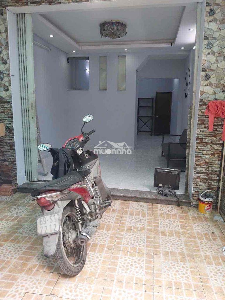 Nhà 2pn 2wc 1 trệt 1lầu, quận bình thạnh, sẵn máy lạnh