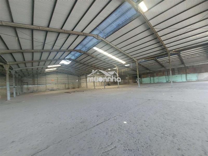 Cho thuê kho xưởng 1800m2.đường xe công ,pccc vách tường,chánh phú hòa