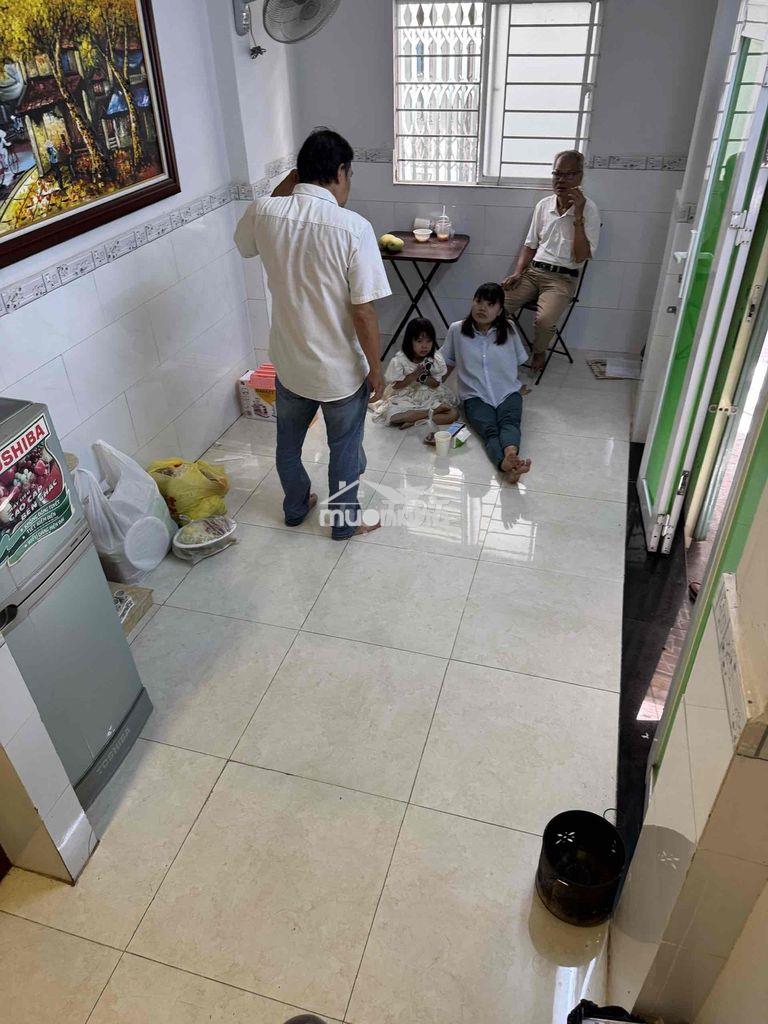 Cho thuê nhà điện biên phủ q10 giá 9tr 3 tầng 6 x 3 gần mặt đường - 2