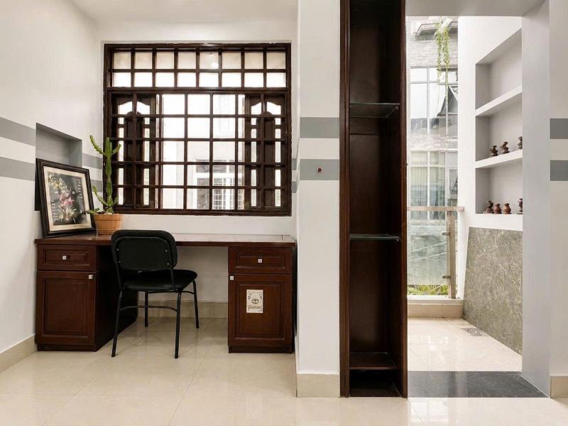 Nhà mới full nội thất - ban công - ngay dh văn lang cs2 - 4
