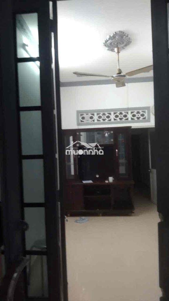 Nhà thuê giá tốt - trang bị sẵn 2 máy lạnh mát rượi tại lê văn duyệt, - 4