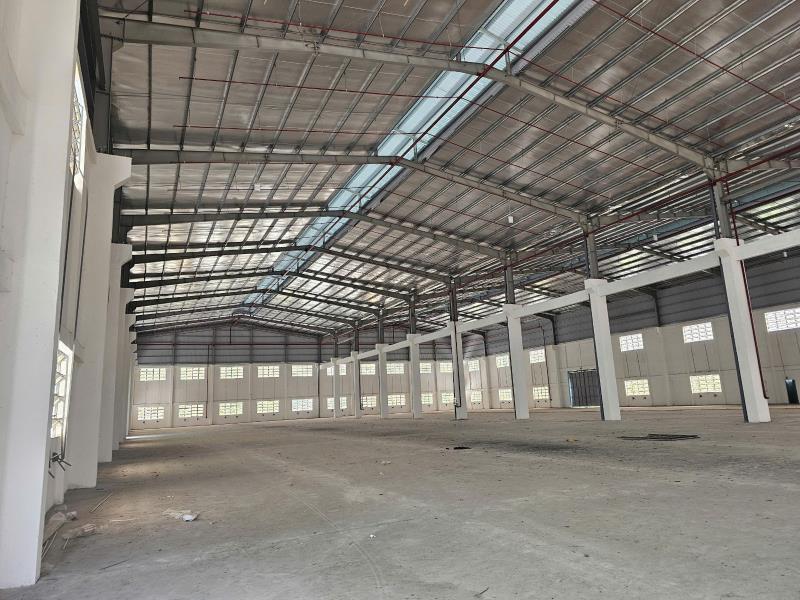 Cho thuê dt xưởng 5500m2/tổng kv 8800m2 - tân tạo, có pccc tự động, cont vào 24h - 3