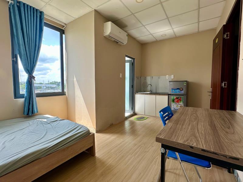 Cho thuê căn hộ thang máy, ban công, đầy đủ nội thất, có máy giặt và máy sấy…đặc biệt không chung chủ - 4