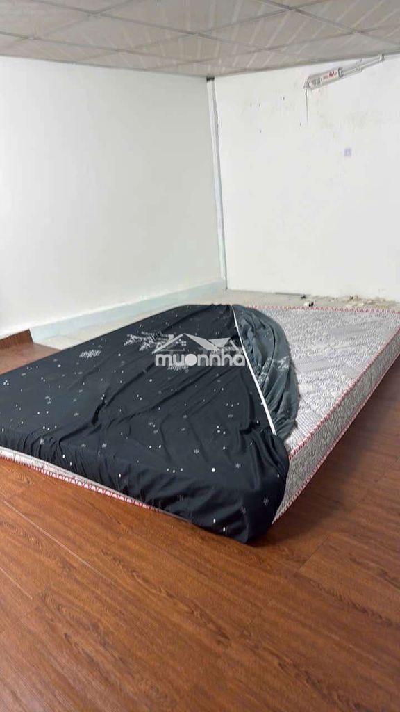 Gần vịt quay hùng trang, 4m x 10, 1 lửng, chỉ 4tr/tháng - 4