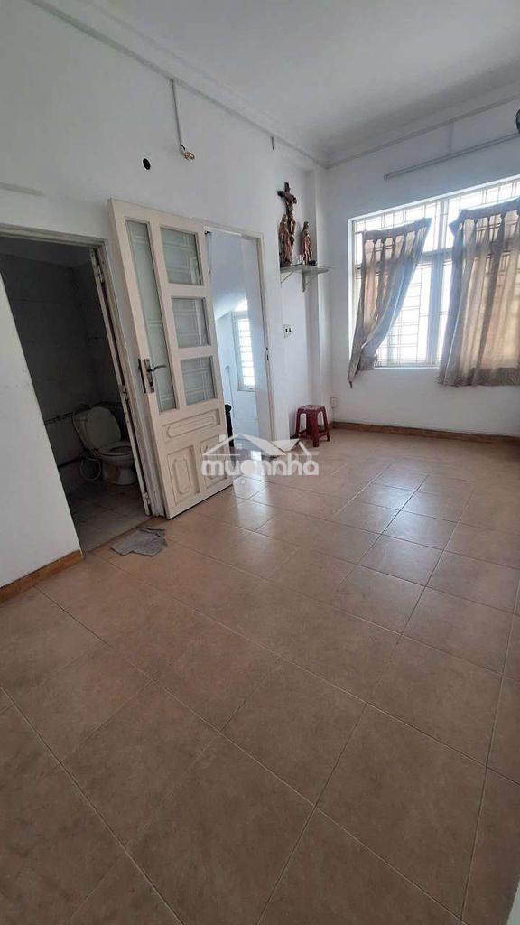 Bán nhà ngang hiếm 6.8m duy tân nhà 5 tầng giá rẽ - 2