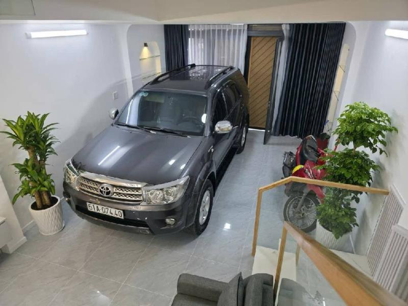 Kế bên phú mỹ hưng - nguyễn thị thập – q.7 – dt: 4.5*12m – 11 tỷ 750 - 2