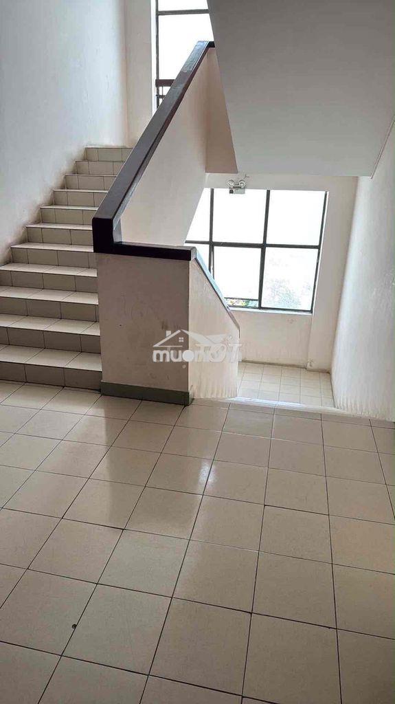 Chính chủ cần bán cc có thang máy 336/24 p12q6 - 2