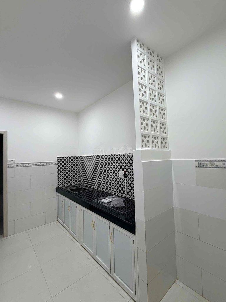 Cho thuê nhà 10 triệu 4 pn 2 tolett đường xe hơi - 4