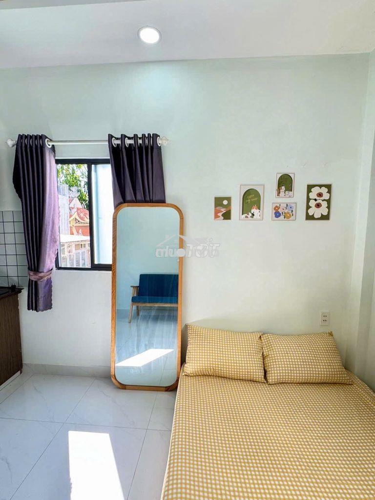 Phòng đẹp ban công, trung tâm, máy giặt riêng