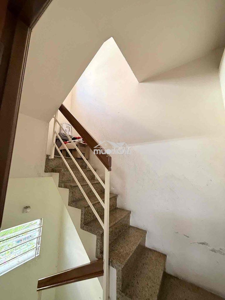 Nhà đường xô viết nghệ tĩnh 38m2 4tầng - nở hậu - hẻm xe hơi - hơn 6đ - 4