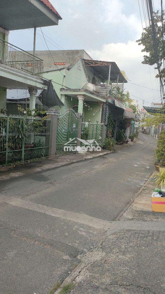 Bán nhà ngay chợ số 6 - 2