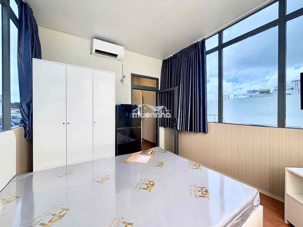 Căn hộ view kính tách bếp có thang máy fullnt cao cấp giáp quận 1 - 2