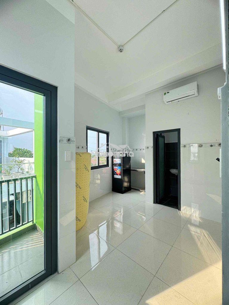 Studio ban công đầy đủ nội thất q8