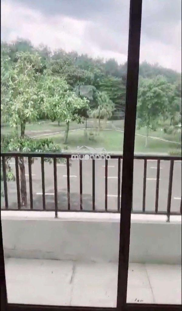 Nhà phố 3 tầng ,khu compounđ bàu bàng . 100 m2 , shr chỉ nhỉnh 1 tỏi - 4