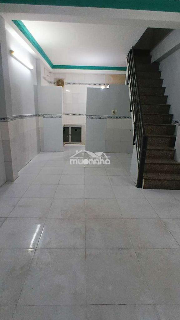 Chợ phạm thế hiển, 4m x 8m, 1 lầu, sổ hồng riêng, chỉ hơn 3 tỏi tí