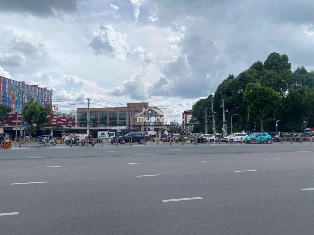 Cho thuê 25m ngang(1000m) mặt tiền đoạn bùng binh cộng hòa siêu đẹp - Ảnh 3