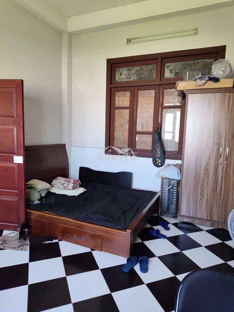 Cho thuê phòng khép kín 32m2, mặt đường hồ bá phấn