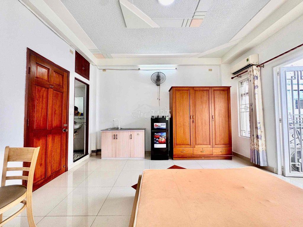 Cho thuê phòng ban công siêu thoáng full nội thất gần đại học kinh tế - 3