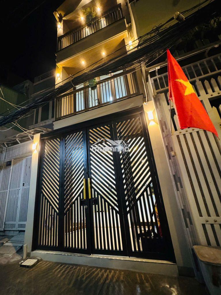 Chủ ngộp bán gấp nhà hxh sát mặt tiền quận 3 - dtcn: 32m2 - 3 tầng ! 
