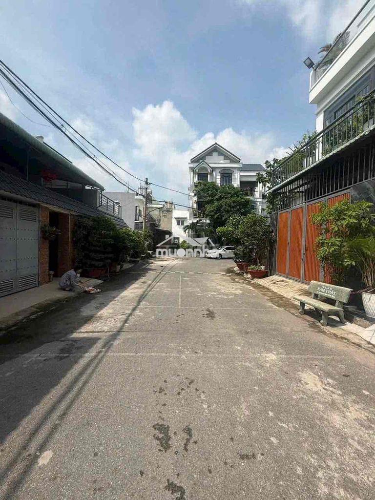 Cho thuê nha mới sơn sửa tx 33 q12 gần chợ tx  gồm 3p ngu giá 8tr - 3