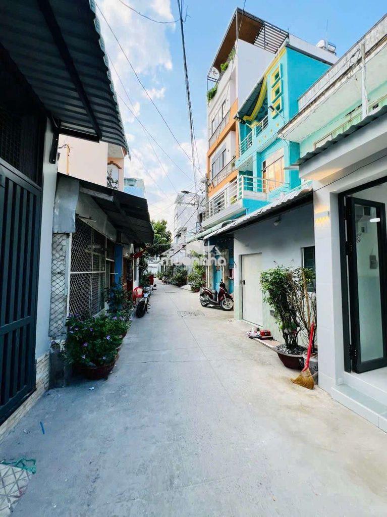 🏡 Bán nhà mới hẻm 4m đường bình đông p.phú định q8
- 2