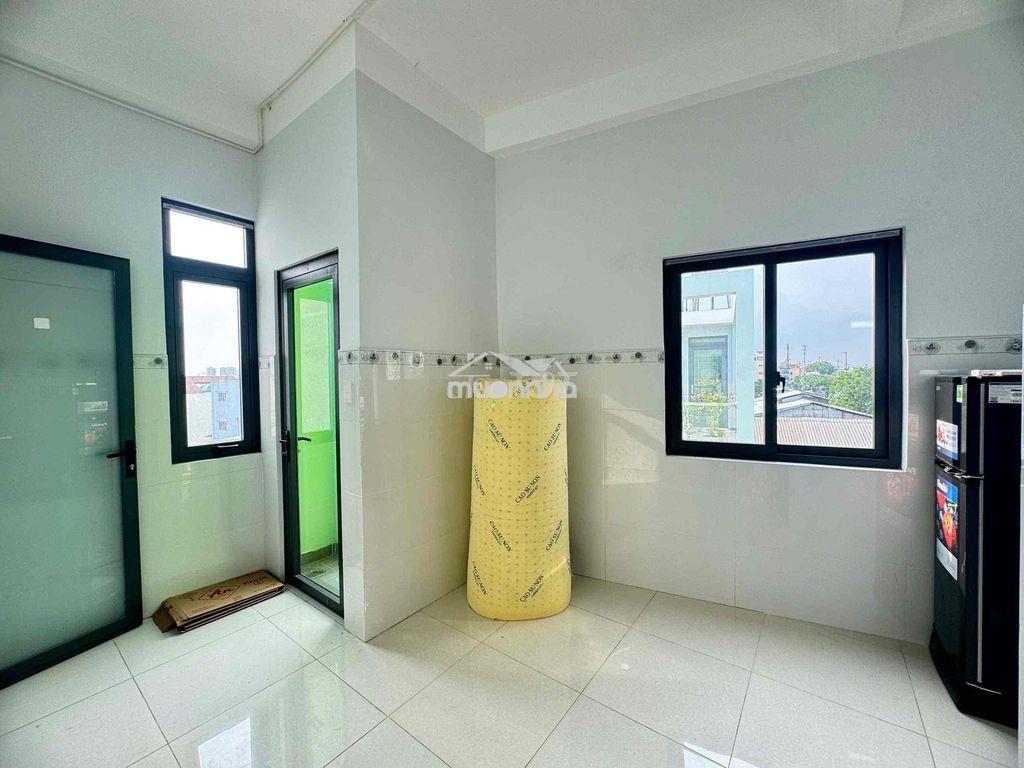 Studio ban công đầy đủ nội thất q8 - 3