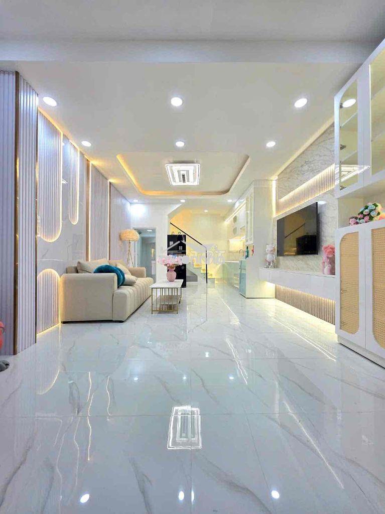 Nhà 3 lầu có sổ hồng q7 - 2