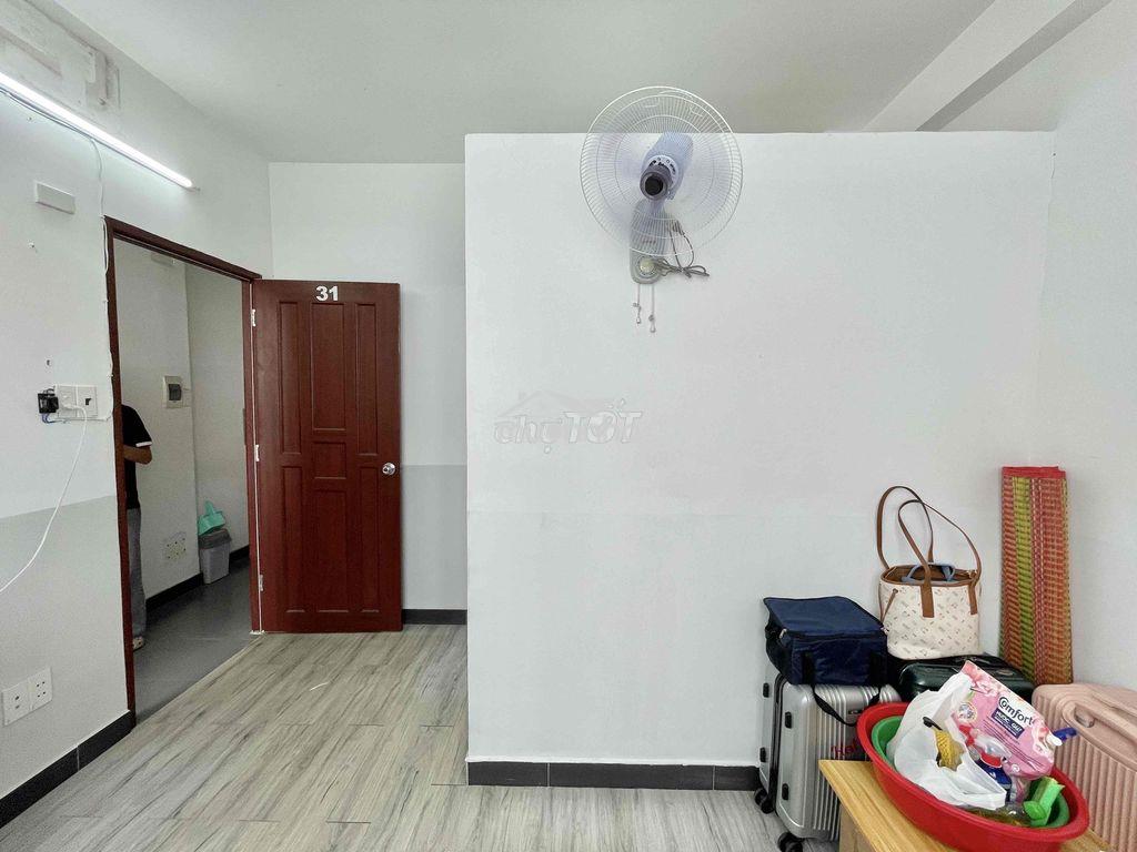 Cho thuê phòng cửa sổ lớn thoáng và thang máy ngay gần đại học kinh tế - 4