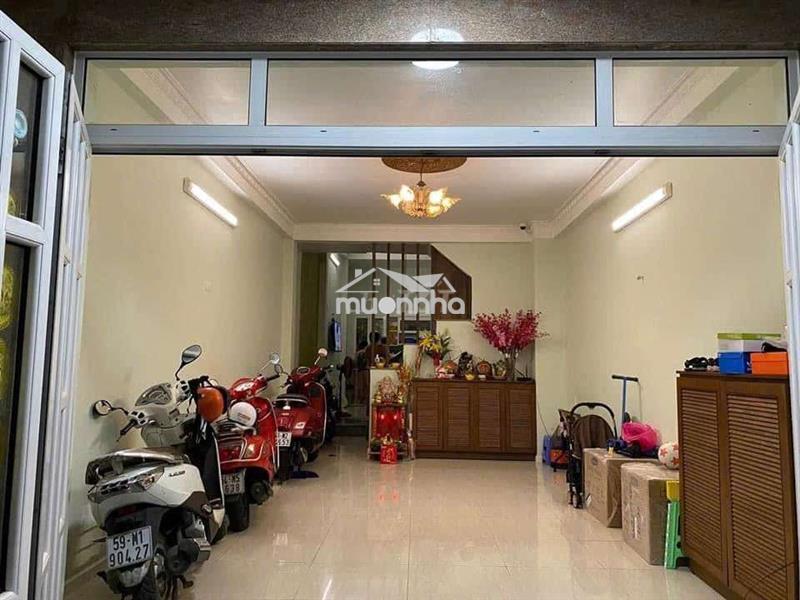 Nhà mã lò 13tr 5pn 4wc hẻm 8m thông