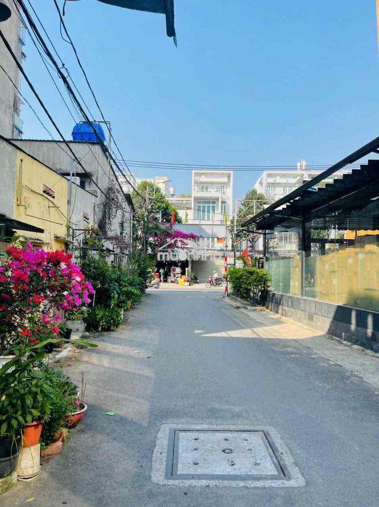 Nhỉnh 3 tỷ - hxh tránh - 2 tầng - 4pn -100m2 -phan văn hớn hôc môn