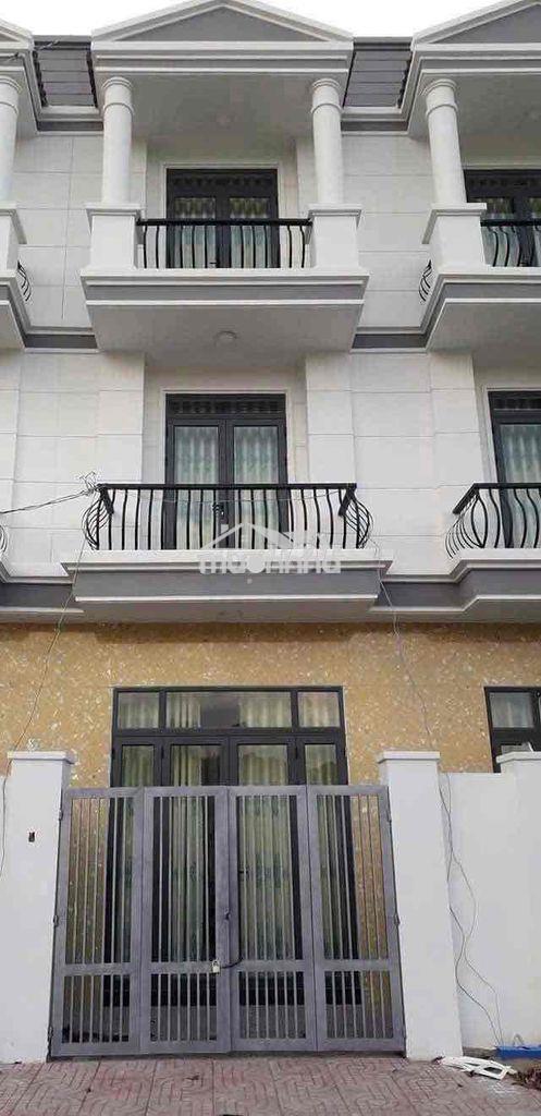 Cho thuê nhà phố khu dân cư 4pn 4wc có nội thất cơ bản - 2