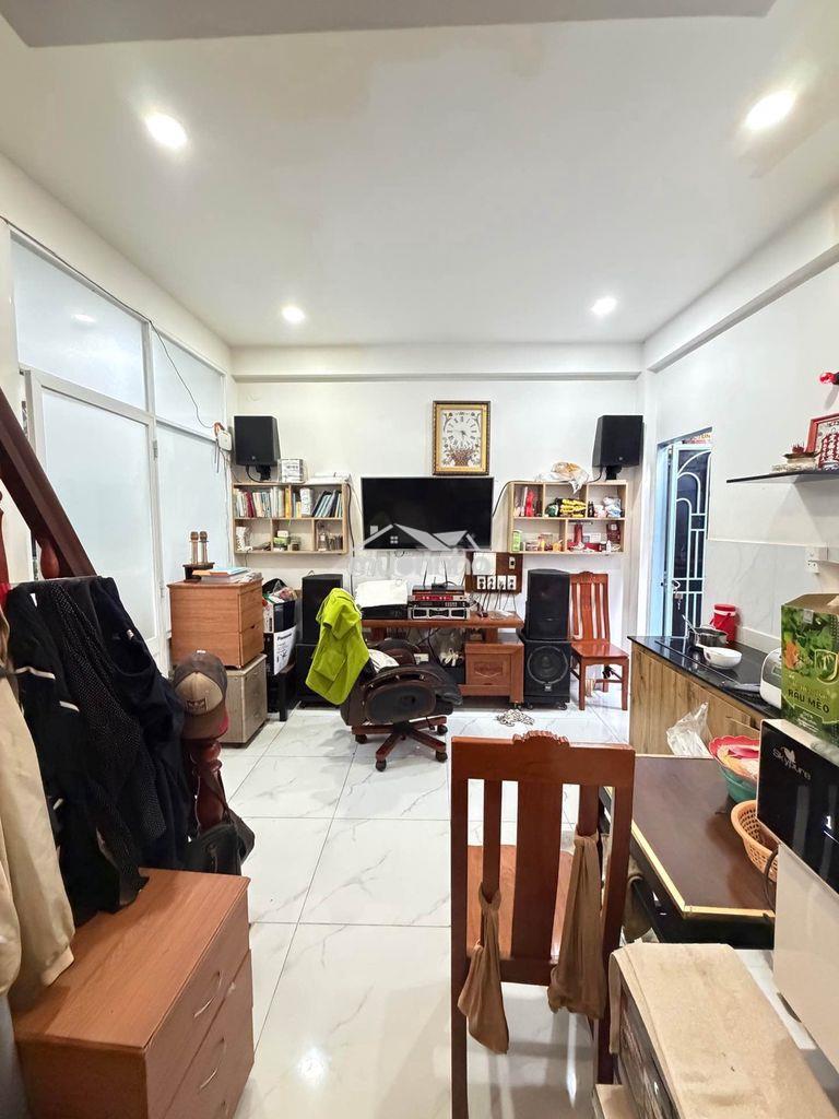 Nhà gấp bán ngay ca nơ trang long, ngang lớn 6m, 55m2 - 5,7ty - 4