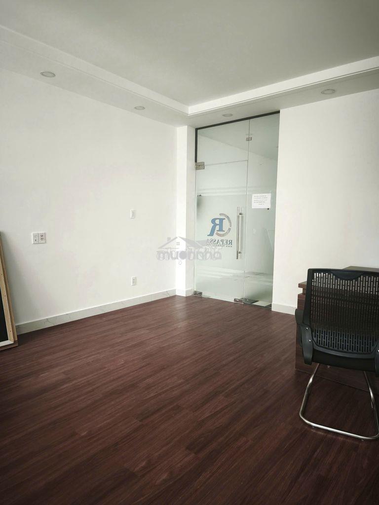 Cho thuê văn phòng lầu 1 cityland 6 triệu