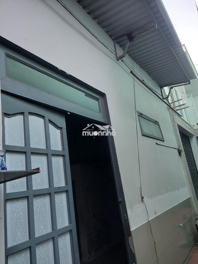 Nhà hẽm 1 / cách đường xe hơi 20 m
