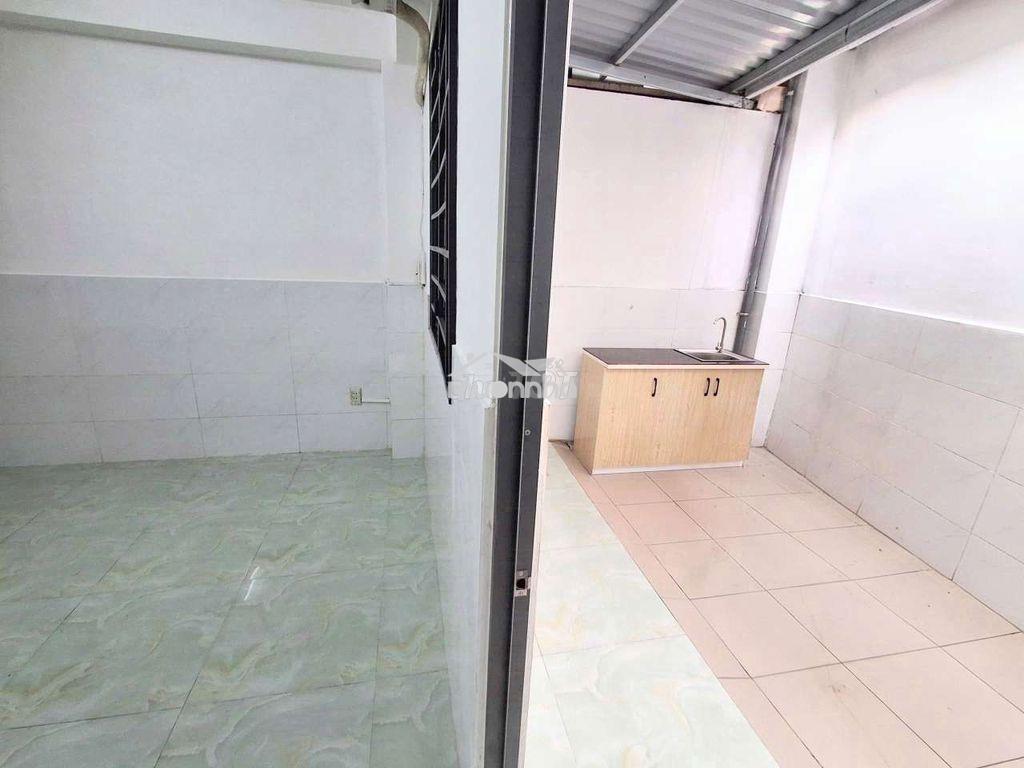 Căn 1 phòng ngủ, bếp riêng, tầng trệt, đối diện chợ phạm văn hai 20m - 3