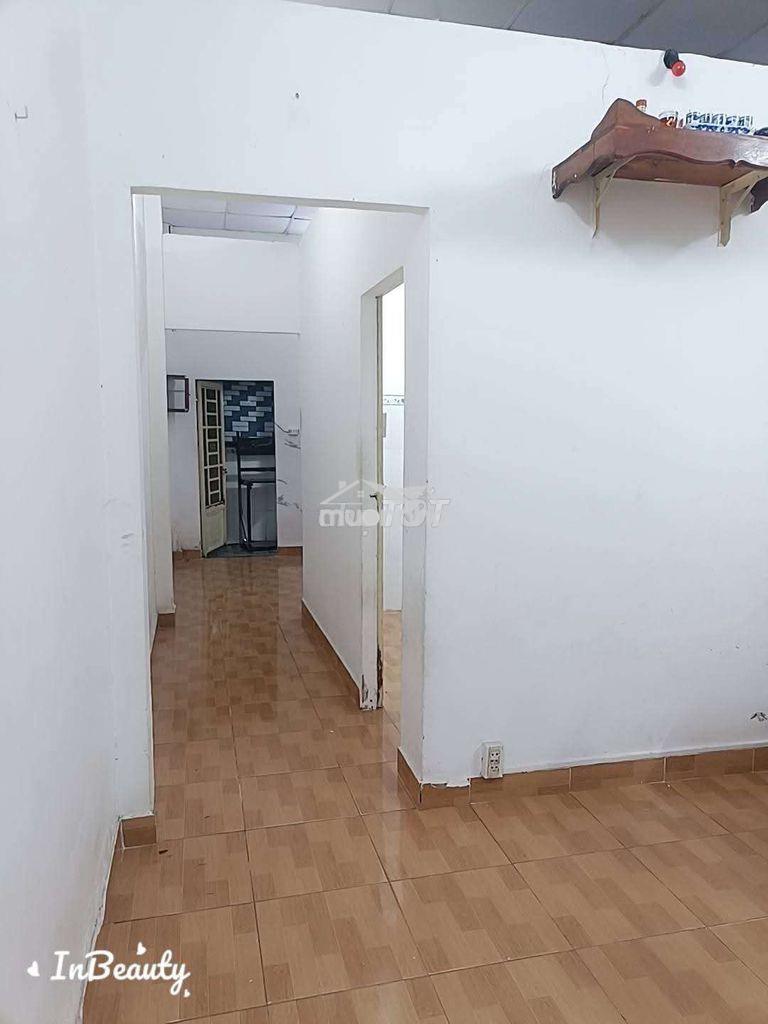 Nhà gần ngã 5 vĩnh lộc.1 phòng ngủ - 2