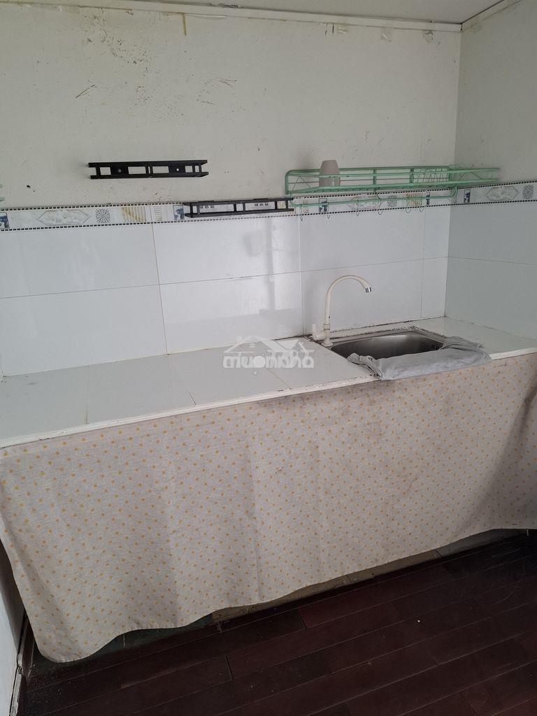 Phòng gigamall 40m2, có 2 ban công - 4