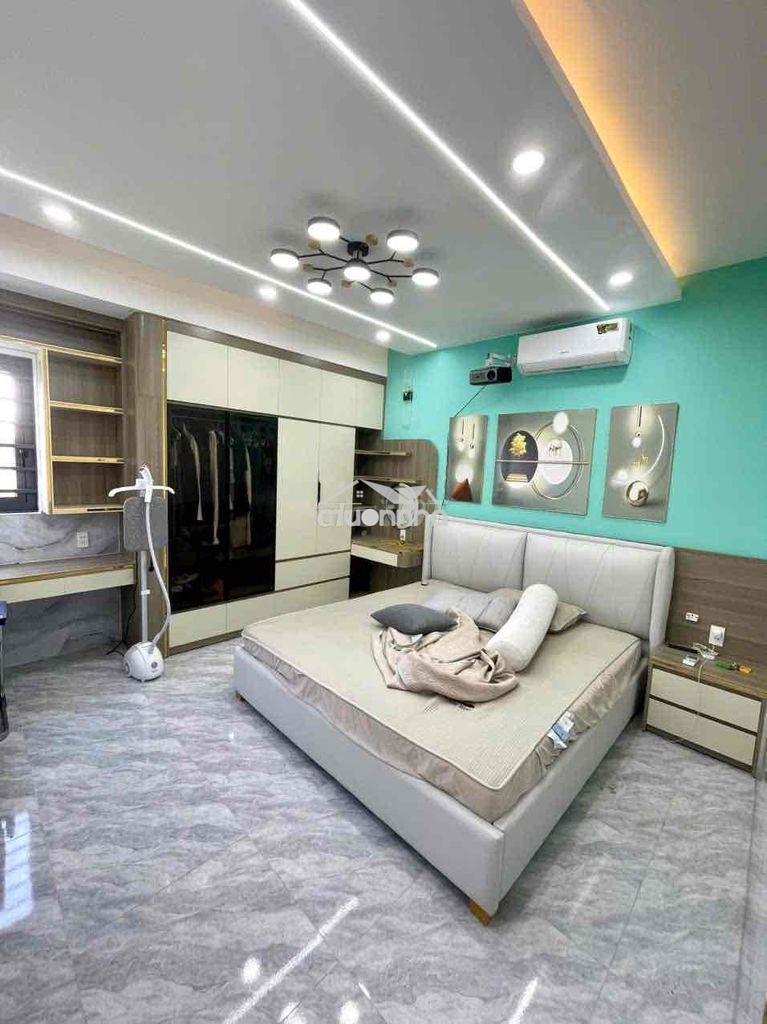 Nhà 2 lầu 1 trệt gần ngã tư bình chuẩn,4p ngủ,có nội thất,đường 7m - 2