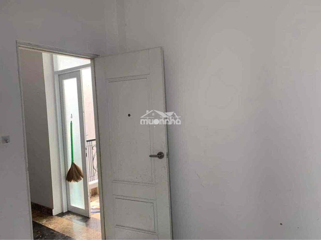 Phòng cho thuê giá bao gồm điện nước - 4