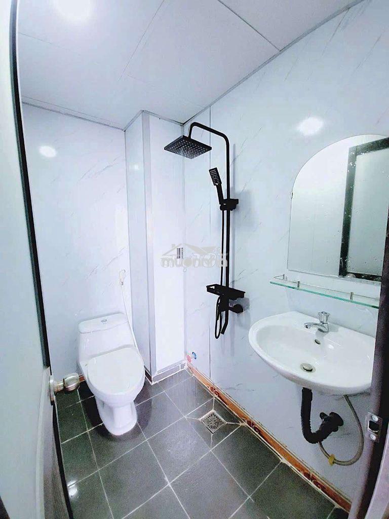 Phòng có ban công bếp riêng gần nguyễn hoàng trần não