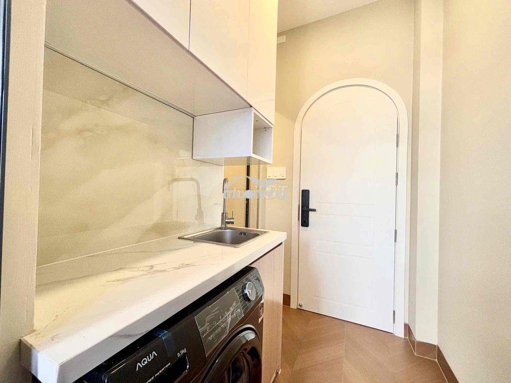 Căn hộ view kính tách bếp có thang máy fullnt cao cấp giáp quận 1 - 4