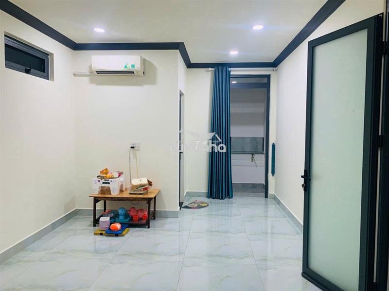 Căn hộ dịch vụ 8x3,6m đường số 12b cư xá ngân hàng q7 cũ, có thang máy