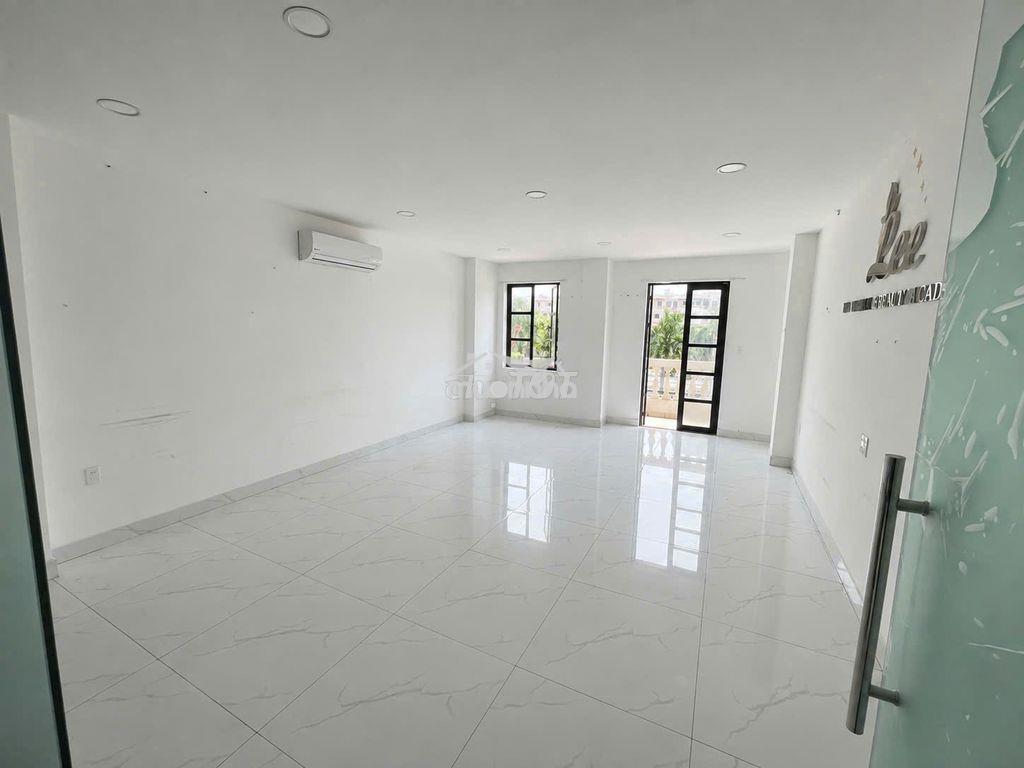 Nguyên sàn lầu 2 giá 11tr diện tích 100m2 - 4